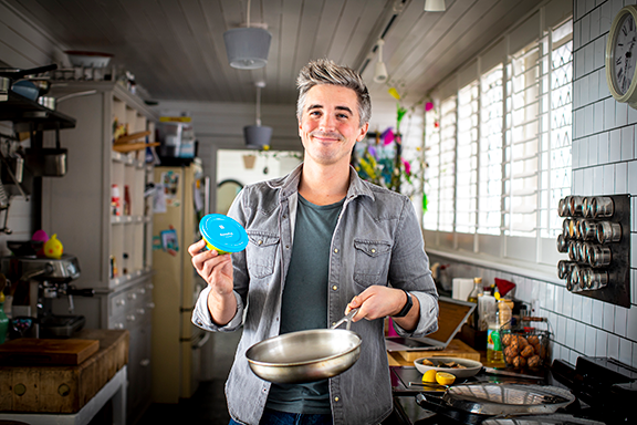 Celebrity Chef Donal Skehan supports the Think Before You pour campaign and shows us how we can prevent Easter Fatbergs