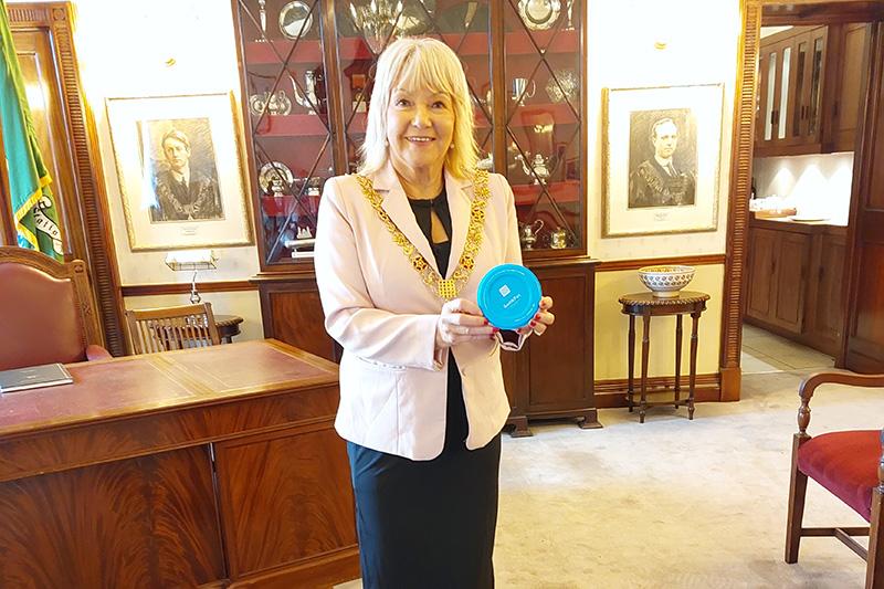 Clean Coasts and Uisce Éireann were delighted to meet Lord Mayor or Cork, Deirdre Forde last week on World Home Economics Day to sign our Think Before You Flush pledge